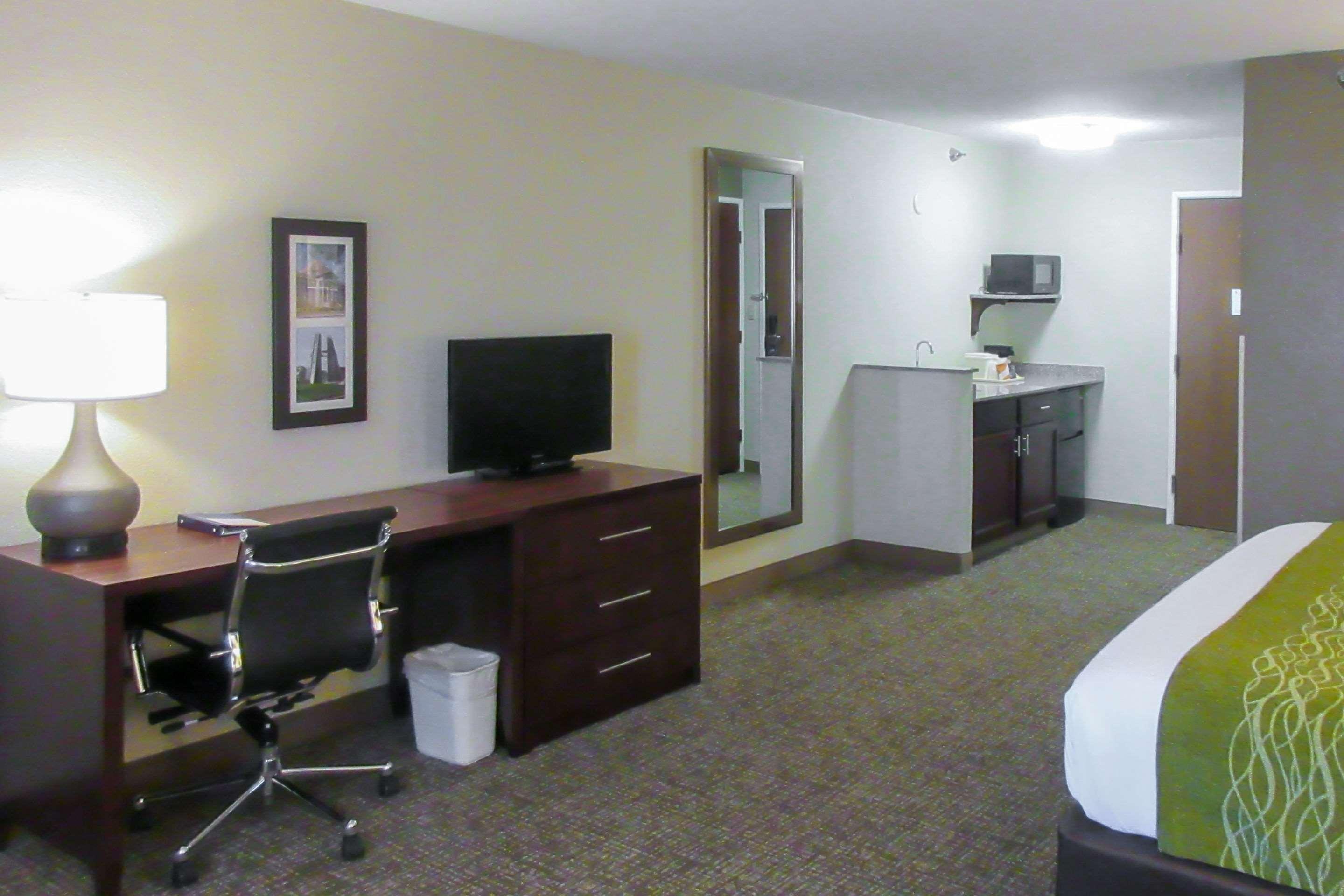 Comfort Inn & Suites פואבלו מראה חיצוני תמונה