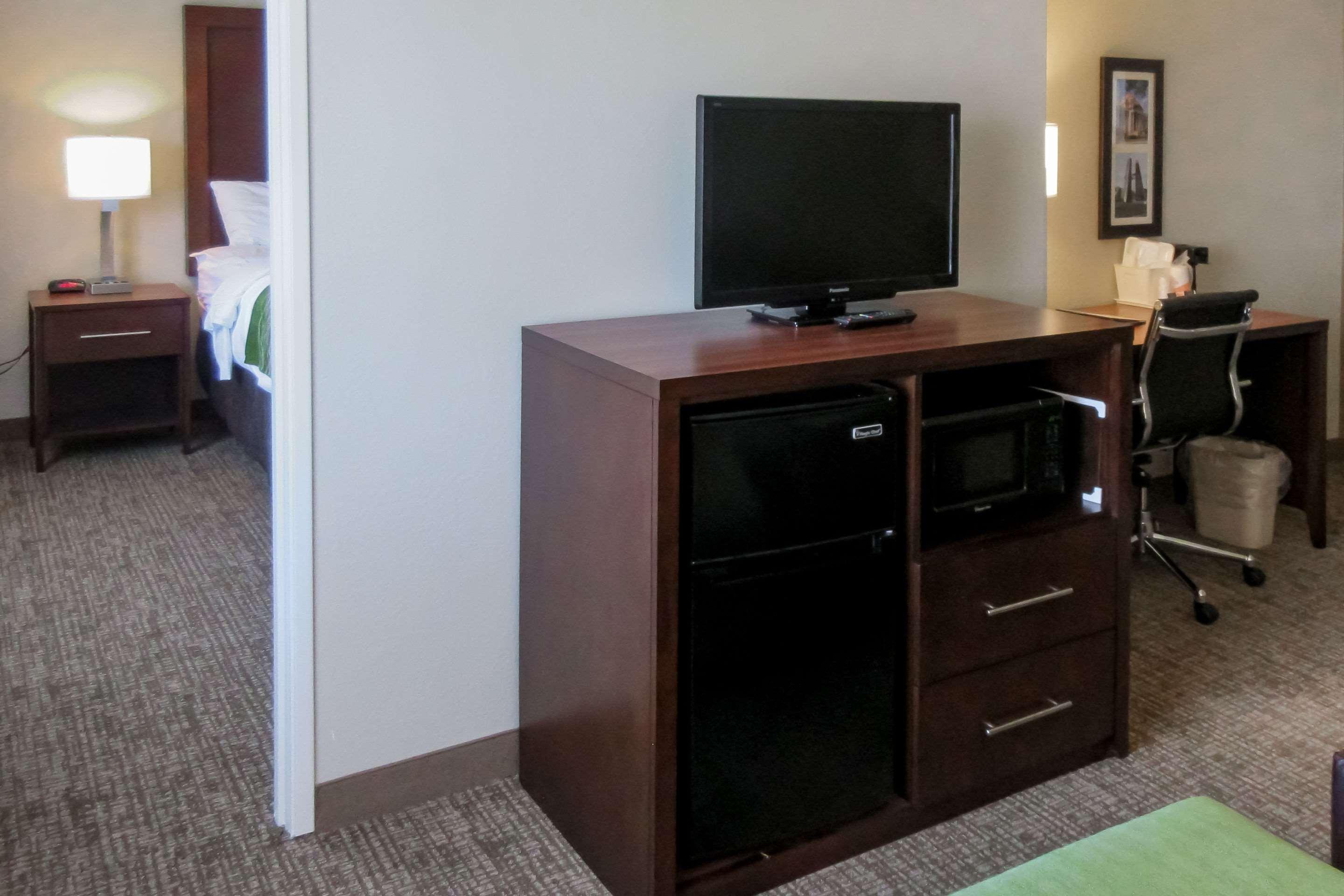 Comfort Inn & Suites פואבלו מראה חיצוני תמונה